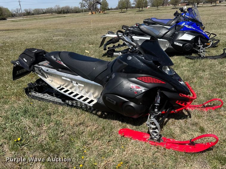 image for item ET1903 2009 Yamaha FX snowmobile