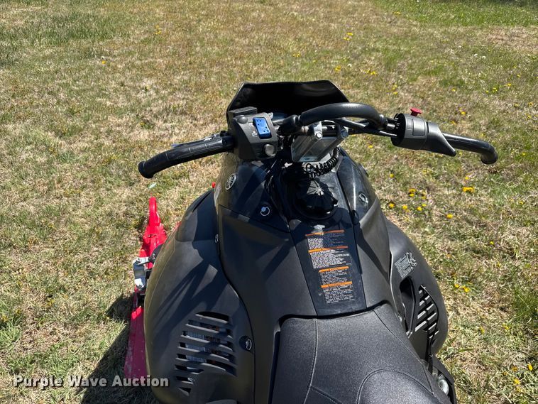 image for item ET1903 2009 Yamaha FX snowmobile