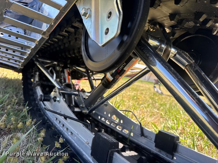 image for item ET1903 2009 Yamaha FX snowmobile