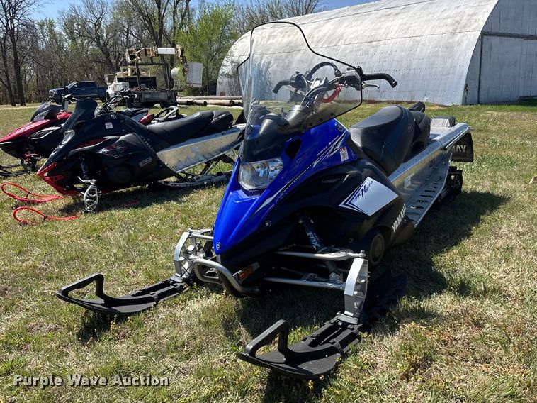 image for item ET1904 2011 Yamaha FX Nytro snowmobile