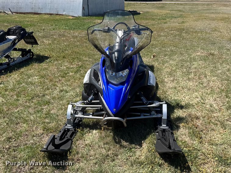image for item ET1904 2011 Yamaha FX Nytro snowmobile