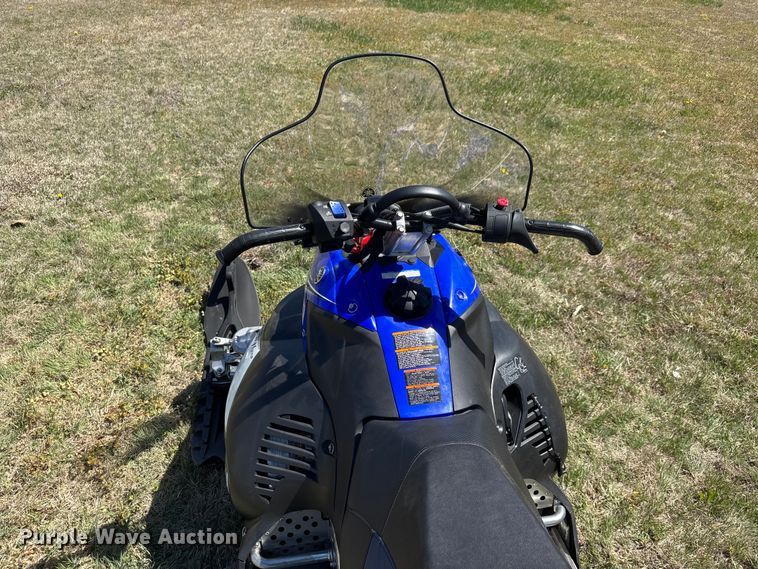 image for item ET1904 2011 Yamaha FX Nytro snowmobile
