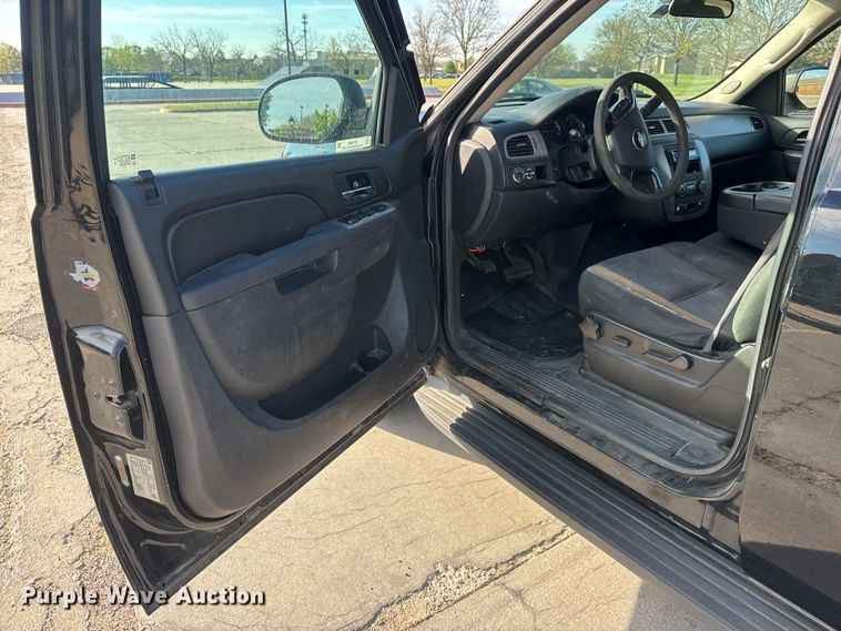 image for item ET1906 2012 Chevrolet Tahoe Police SUV