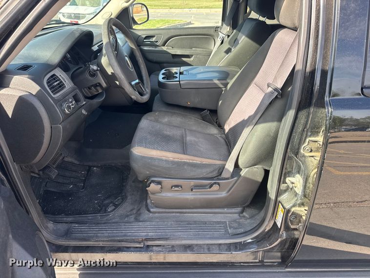 image for item ET1906 2012 Chevrolet Tahoe Police SUV