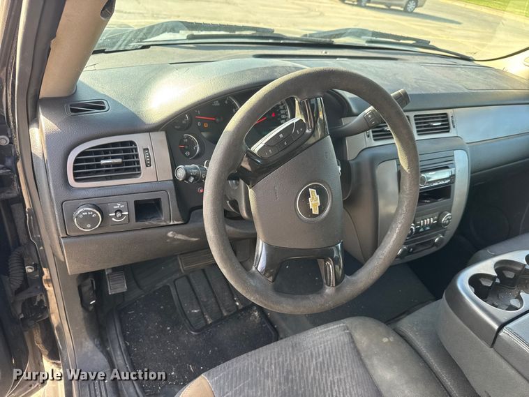 image for item ET1906 2012 Chevrolet Tahoe Police SUV