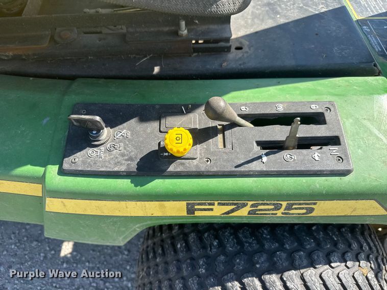 image for item ET1931 John Deere F725 lawn mower