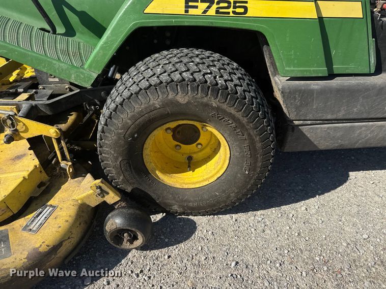 image for item ET1931 John Deere F725 lawn mower