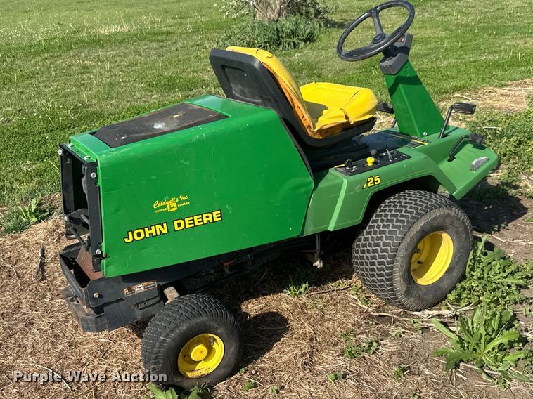 image for item ET1931 John Deere F725 lawn mower