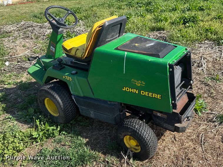 image for item ET1931 John Deere F725 lawn mower