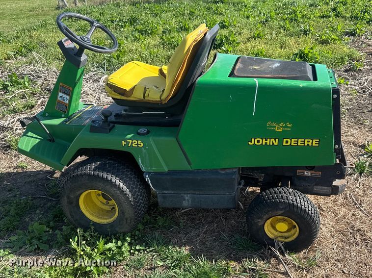 image for item ET1931 John Deere F725 lawn mower