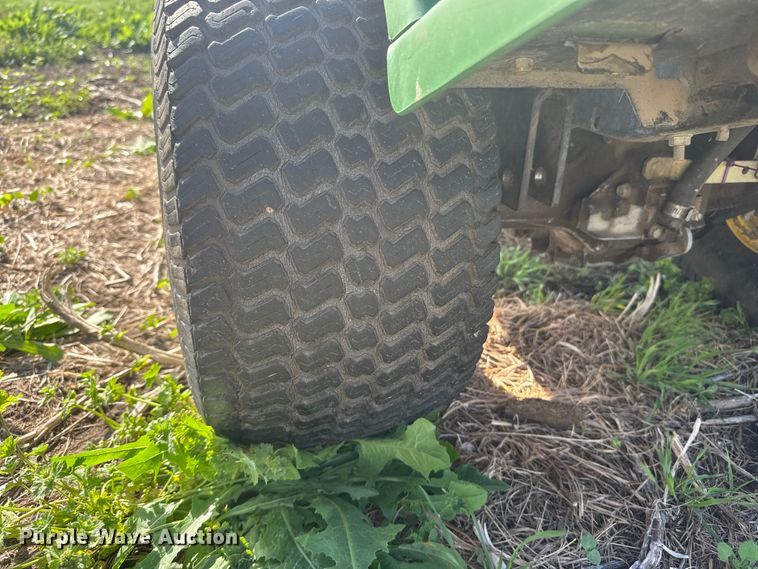 image for item ET1931 John Deere F725 lawn mower