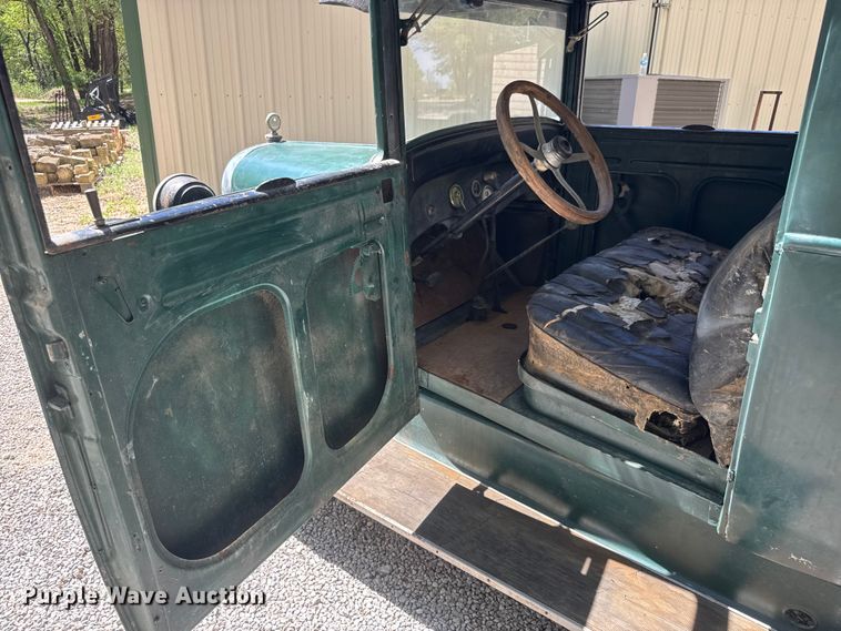 image for item ET1939 1926 Dodge Brothers coupe