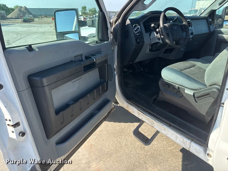 image for item ET1957 2012 Ford F250 Super Duty Ext. Cab pickup truck