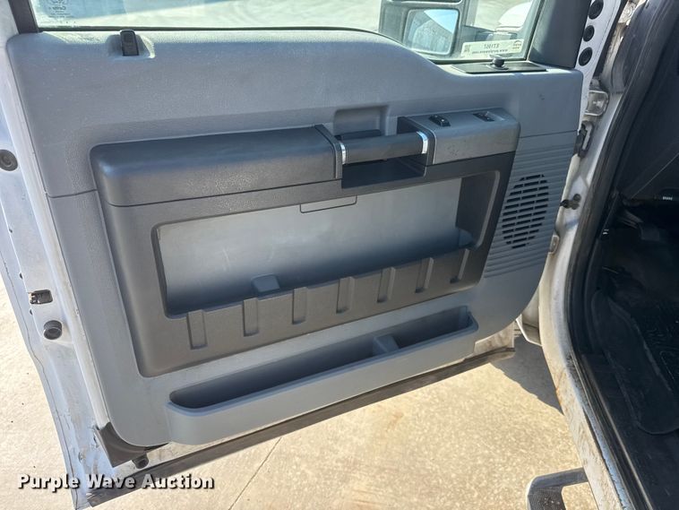 image for item ET1957 2012 Ford F250 Super Duty Ext. Cab pickup truck