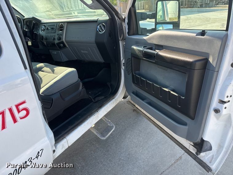 image for item ET1957 2012 Ford F250 Super Duty Ext. Cab pickup truck