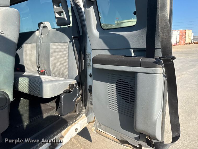 image for item ET1957 2012 Ford F250 Super Duty Ext. Cab pickup truck