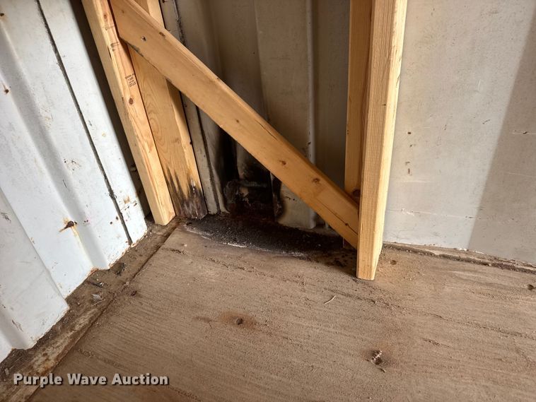 image for item ET1958 1987 Hyundai HD-1CC-2010R3 shipping container