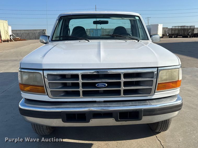 image for item ET1960 1996 Ford F250 pickup truck