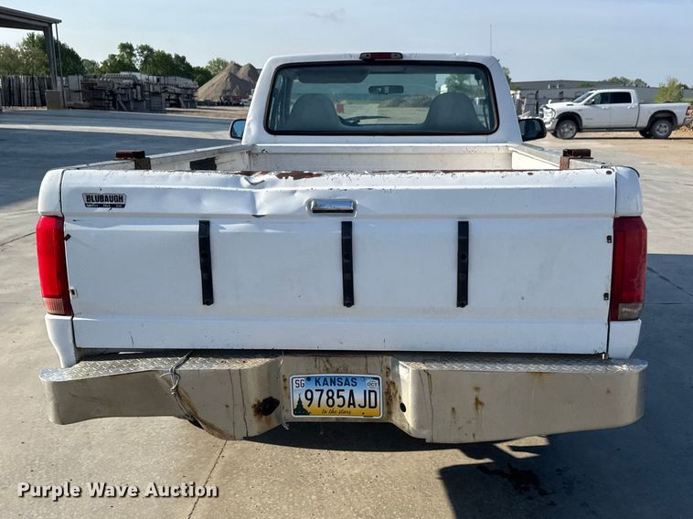 image for item ET1960 1996 Ford F250 pickup truck