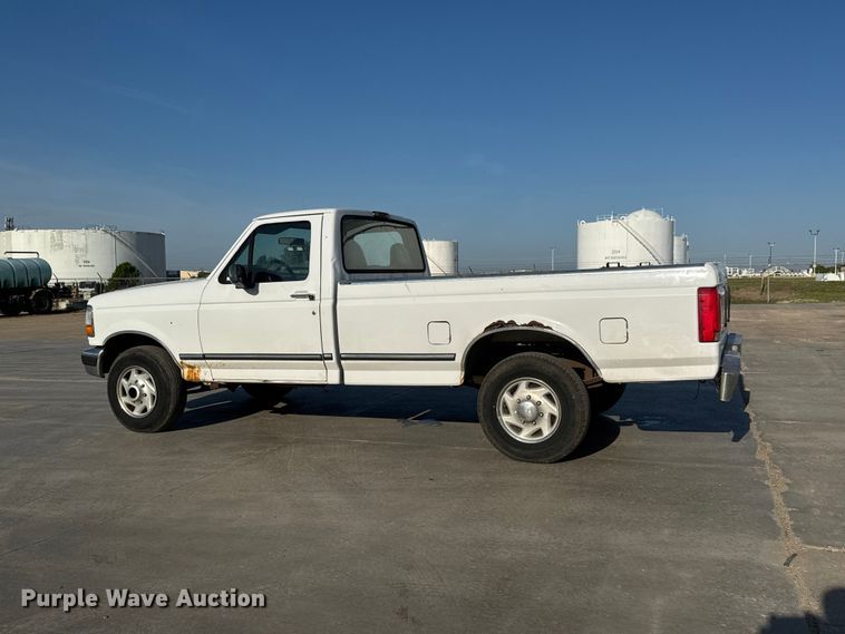 image for item ET1960 1996 Ford F250 pickup truck