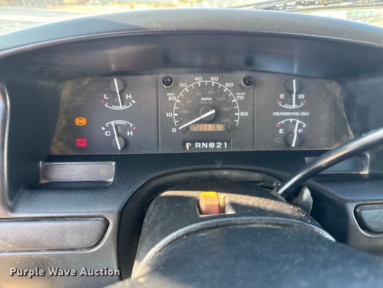 image for item ET1960 1996 Ford F250 pickup truck