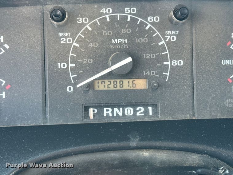 image for item ET1960 1996 Ford F250 pickup truck