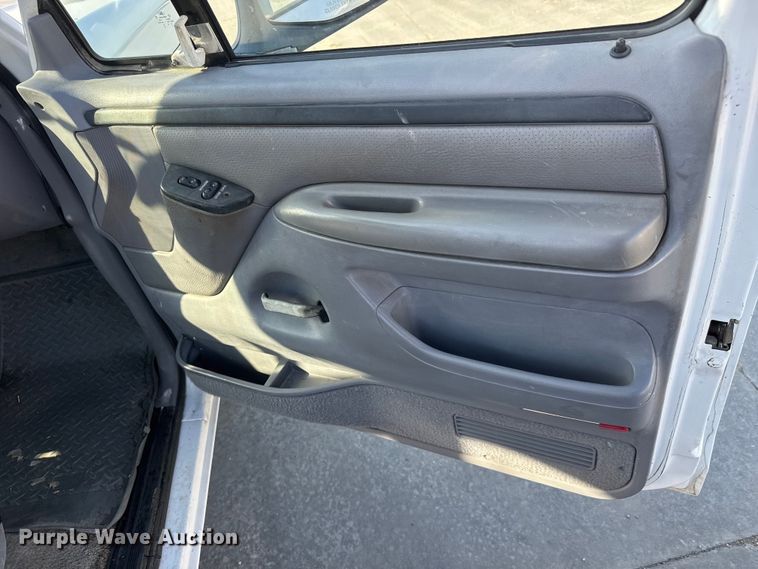 image for item ET1960 1996 Ford F250 pickup truck