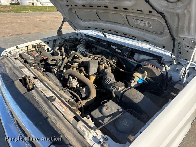 image for item ET1960 1996 Ford F250 pickup truck