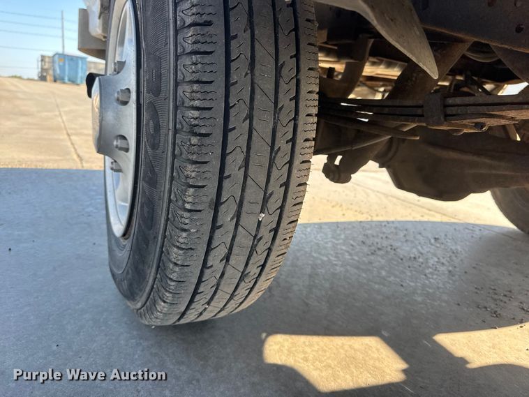 image for item ET1960 1996 Ford F250 pickup truck
