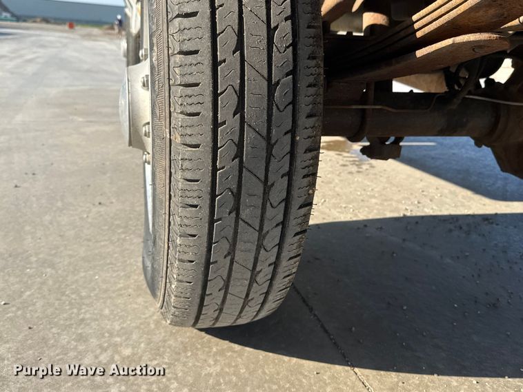 image for item ET1960 1996 Ford F250 pickup truck