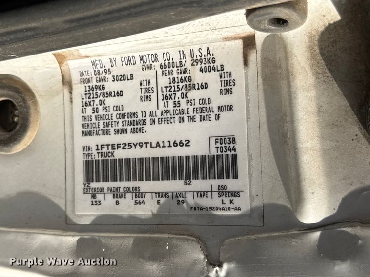image for item ET1960 1996 Ford F250 pickup truck