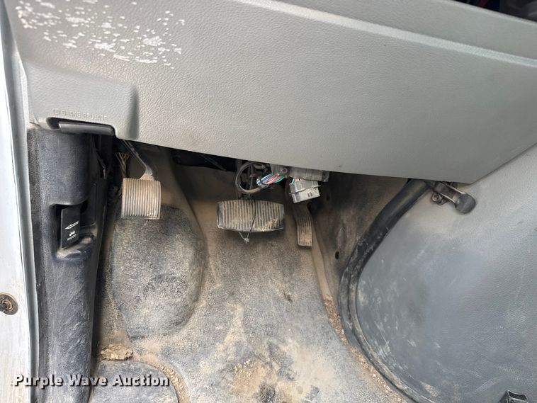 image for item ET4448 2019 Ford E350 Super Duty box truck