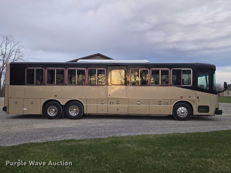 image for item ET5011 2009 Blue Bird CoachWorks coach bus