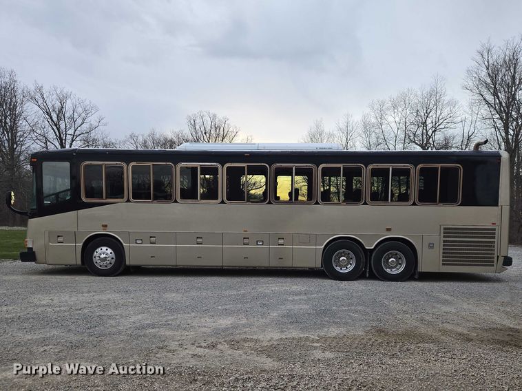 image for item ET5011 2009 Blue Bird CoachWorks coach bus