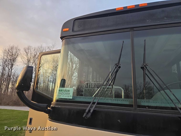 image for item ET5011 2009 Blue Bird CoachWorks coach bus