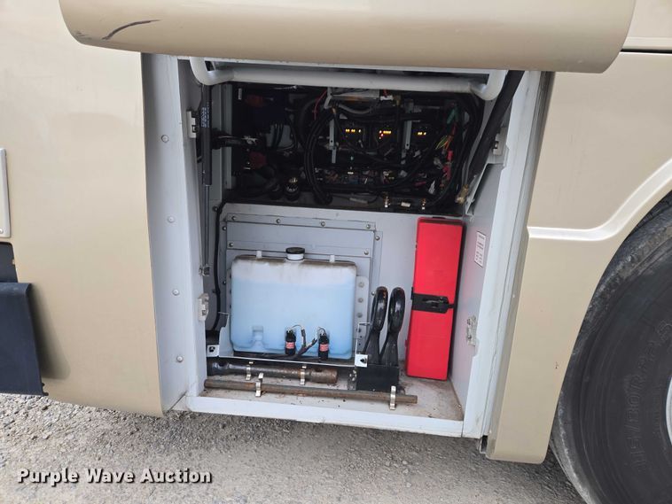 image for item ET5011 2009 Blue Bird CoachWorks coach bus