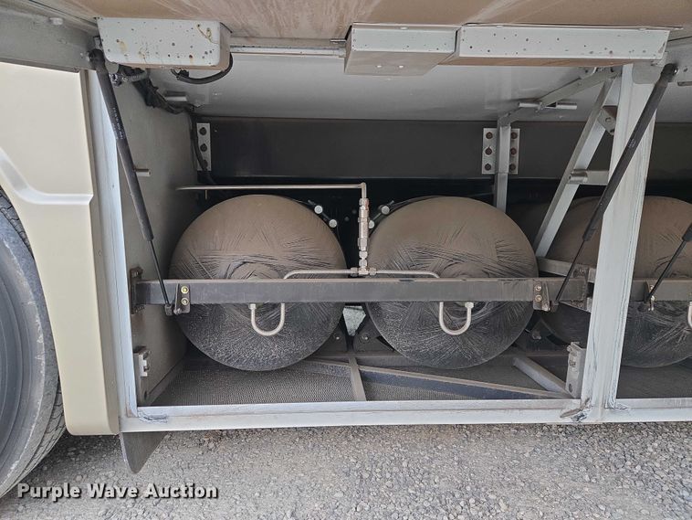 image for item ET5011 2009 Blue Bird CoachWorks coach bus