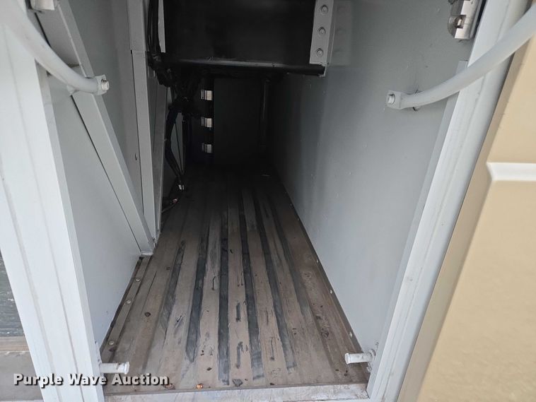 image for item ET5011 2009 Blue Bird CoachWorks coach bus