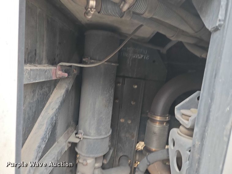 image for item ET5011 2009 Blue Bird CoachWorks coach bus