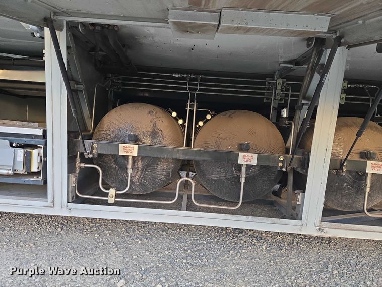 image for item ET5011 2009 Blue Bird CoachWorks coach bus