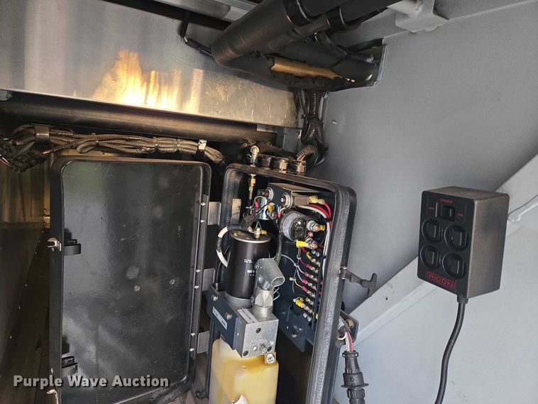 image for item ET5011 2009 Blue Bird CoachWorks coach bus