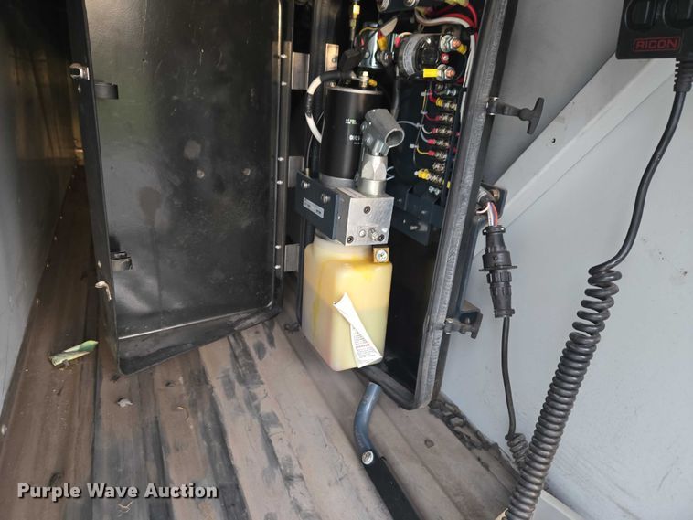 image for item ET5011 2009 Blue Bird CoachWorks coach bus