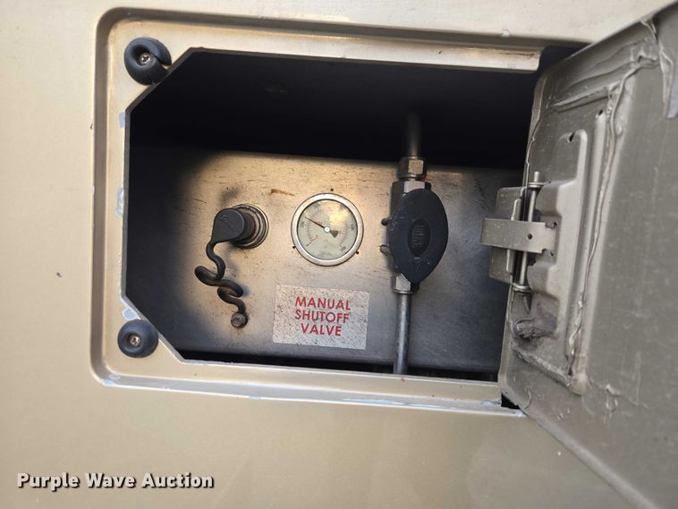 image for item ET5011 2009 Blue Bird CoachWorks coach bus