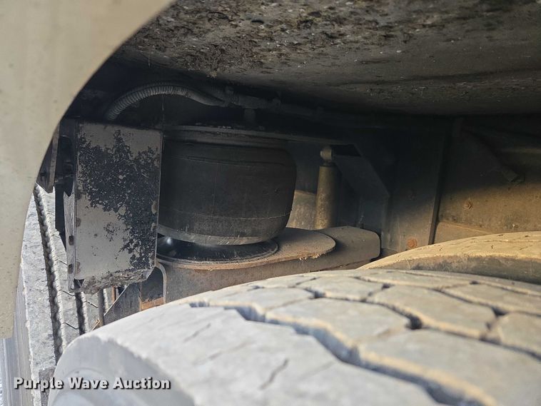 image for item ET5011 2009 Blue Bird CoachWorks coach bus