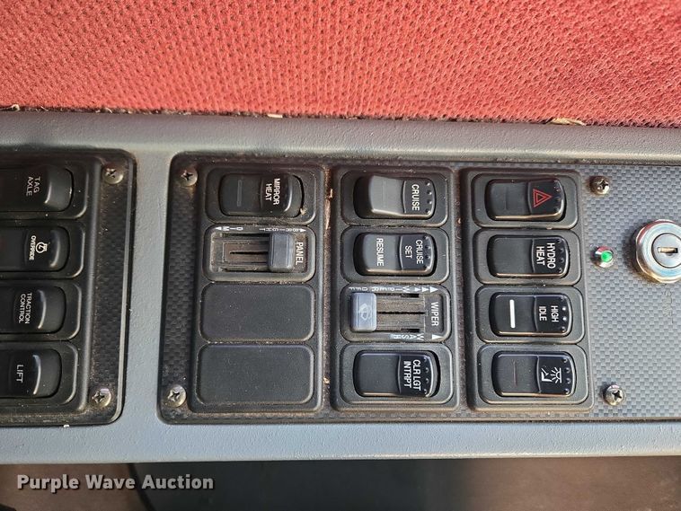 image for item ET5011 2009 Blue Bird CoachWorks coach bus