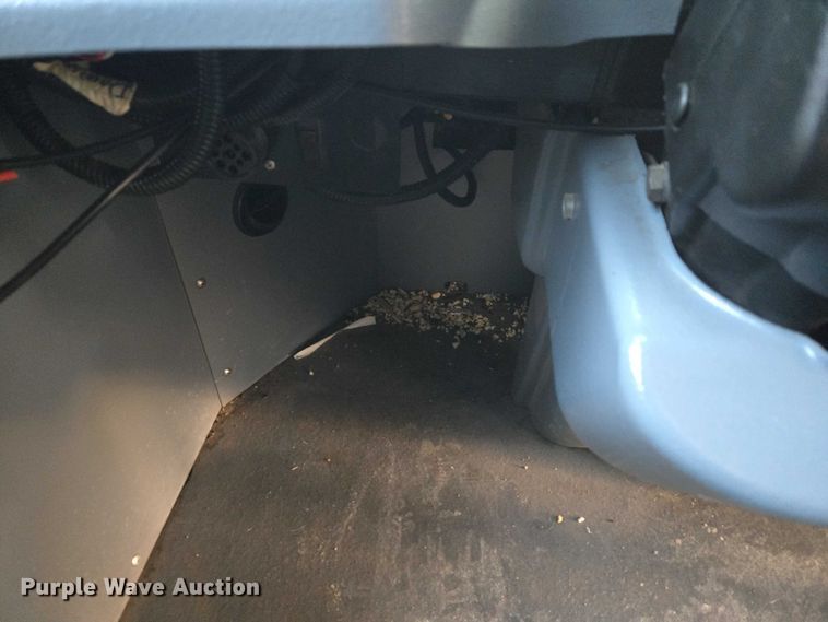 image for item ET5011 2009 Blue Bird CoachWorks coach bus