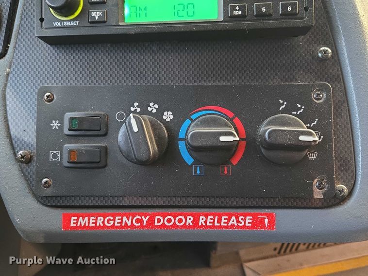 image for item ET5011 2009 Blue Bird CoachWorks coach bus