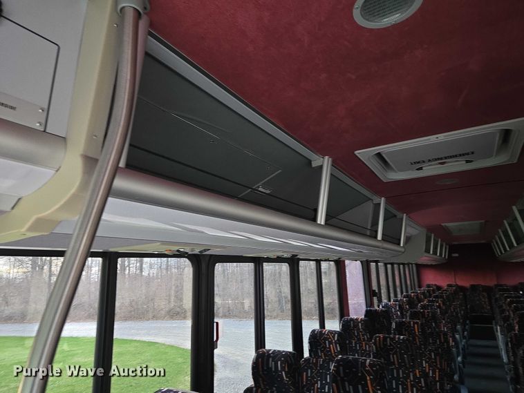 image for item ET5011 2009 Blue Bird CoachWorks coach bus