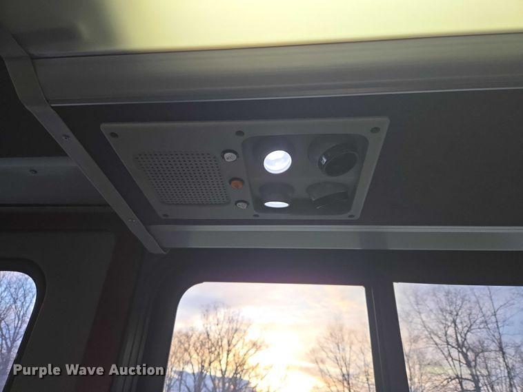 image for item ET5011 2009 Blue Bird CoachWorks coach bus