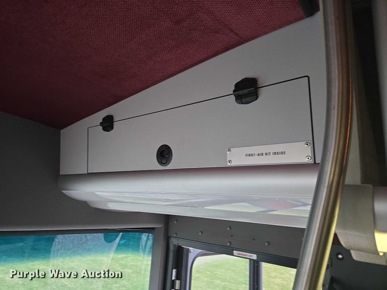 image for item ET5011 2009 Blue Bird CoachWorks coach bus